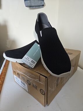 Womens Revitalign Slip-On Knit Sneakers - Black 10B New Comfort